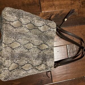 Stella and dot purse - like new